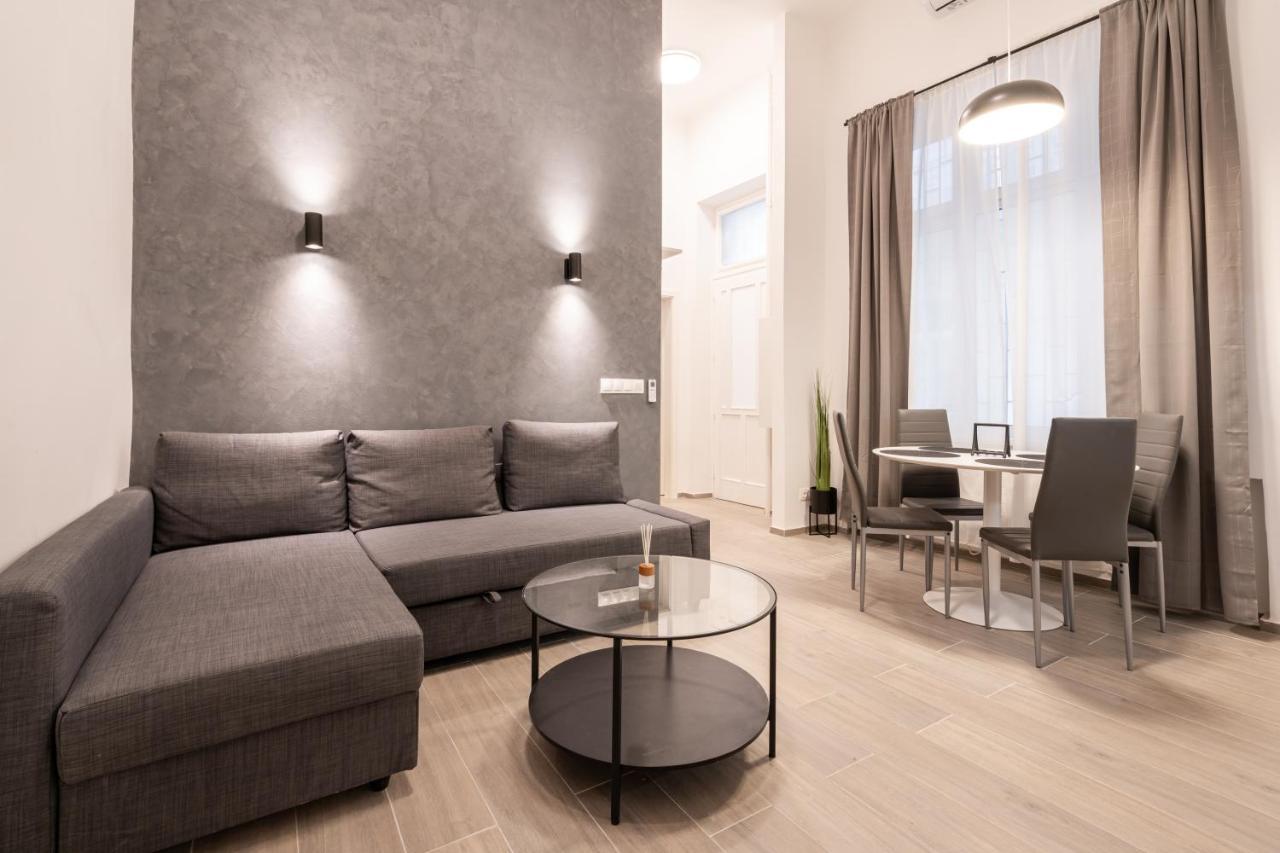 K10 - Kazinczy Street Heritage Suite - Best Location By Bqa Budapest Exterior photo