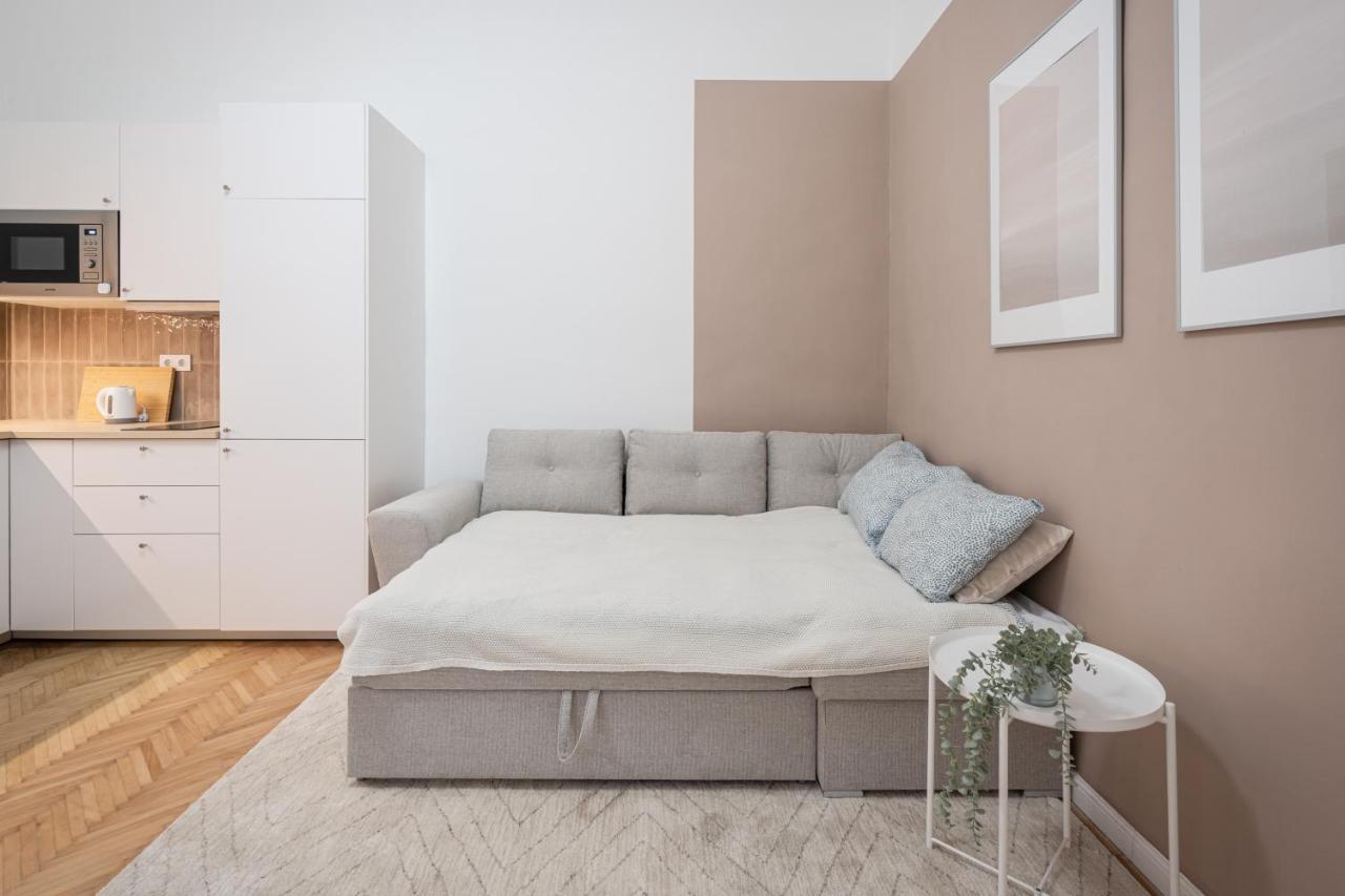 K10 - Kazinczy Street Heritage Suite - Best Location By Bqa Budapest Exterior photo